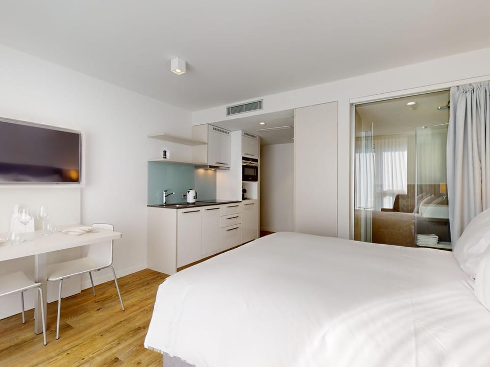 Bathroom, Living room, Bedroom, kitchen