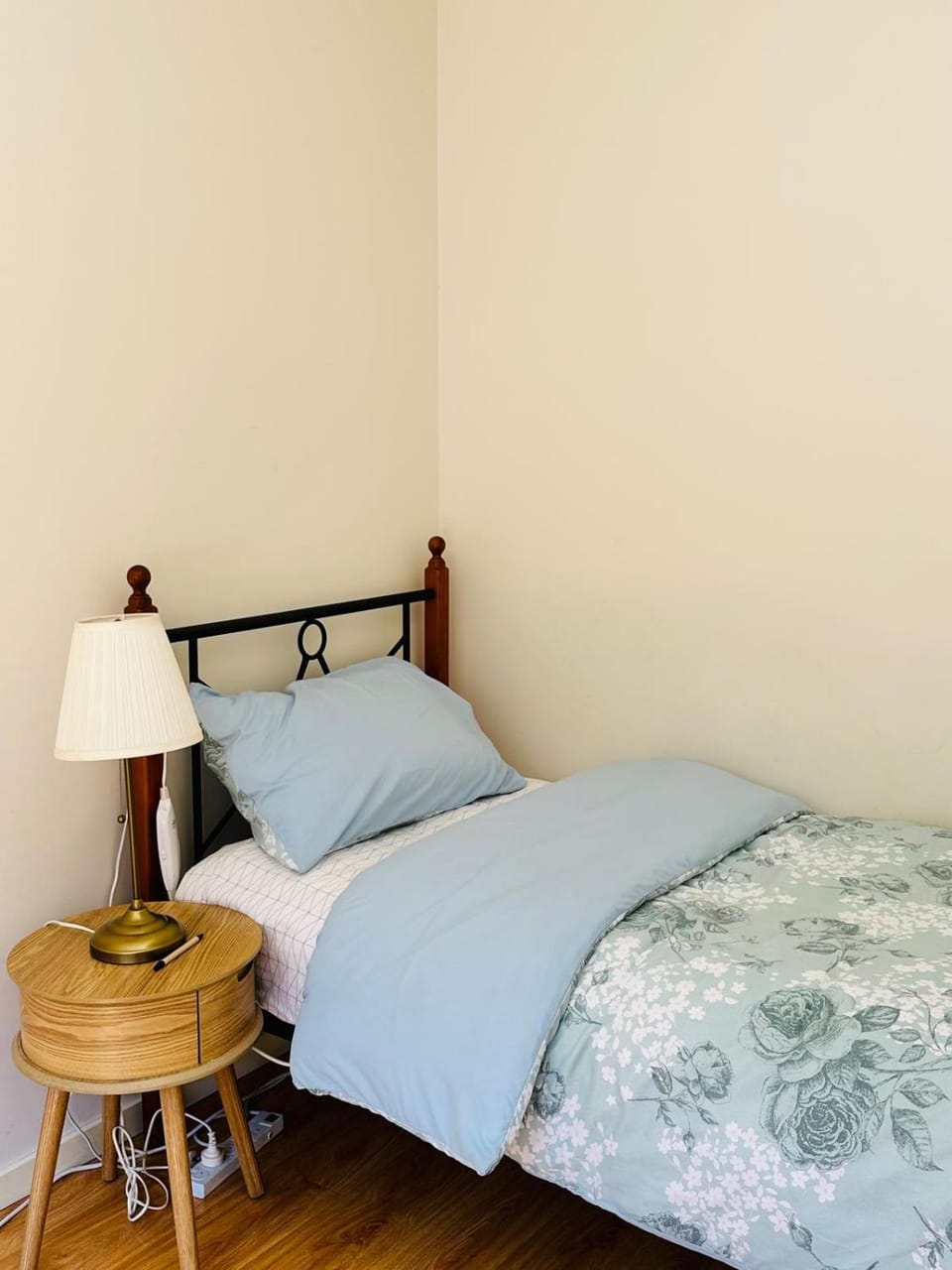 Lemon View Room in Shared Home - near Station, Restaurants, Gym & Airport Vacation rental in Thomastown