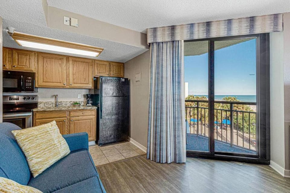 High Tides & Good Vibes in our Oceanfront Studio! PG 326 Apartment in Myrtle Beach