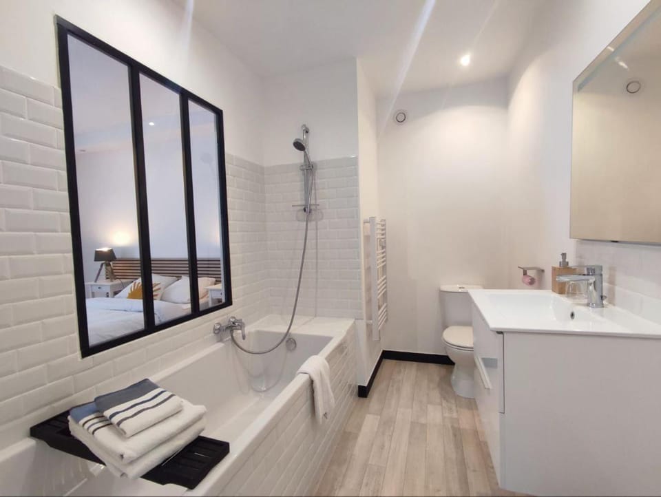Bathroom, Bath