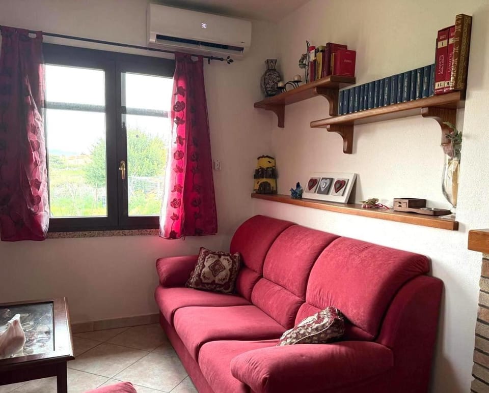 Family Apartment near Castelsardo with Garden House in Sardinia