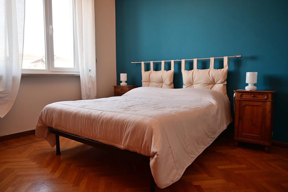 Bedroom, air conditioner