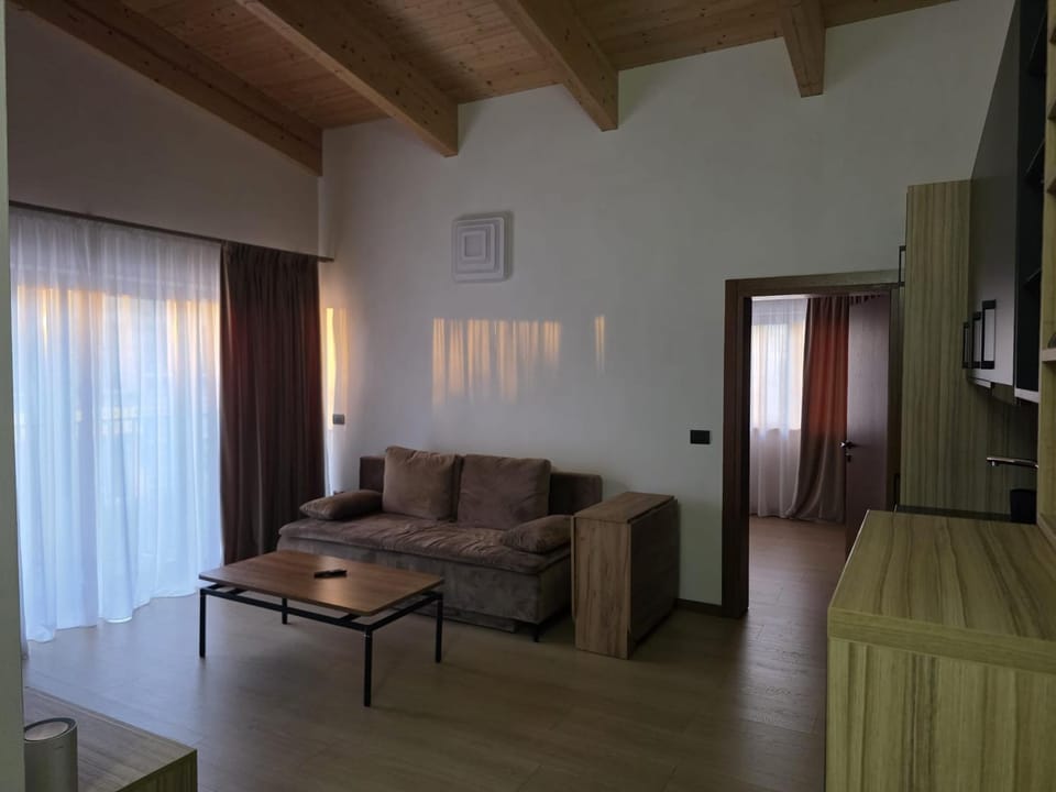 CENTRAL ROOMS TITI Borsa Apartment hotel in Romania