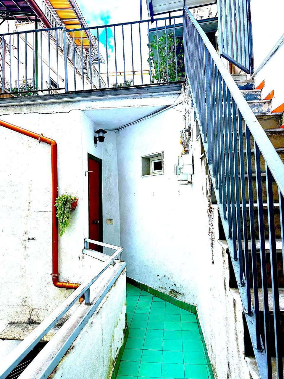 Property building, Patio, Day, Balcony/Terrace