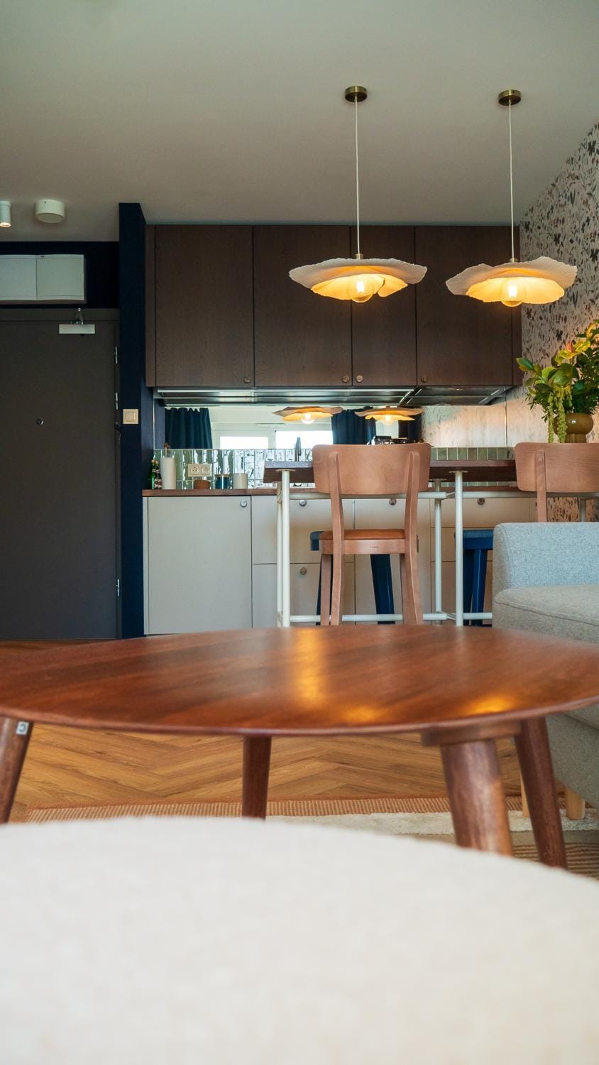 Kitchen or kitchenette, Living room, Seating area, Dining area