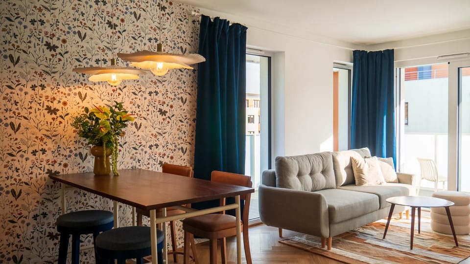 Living room, Seating area, Dining area