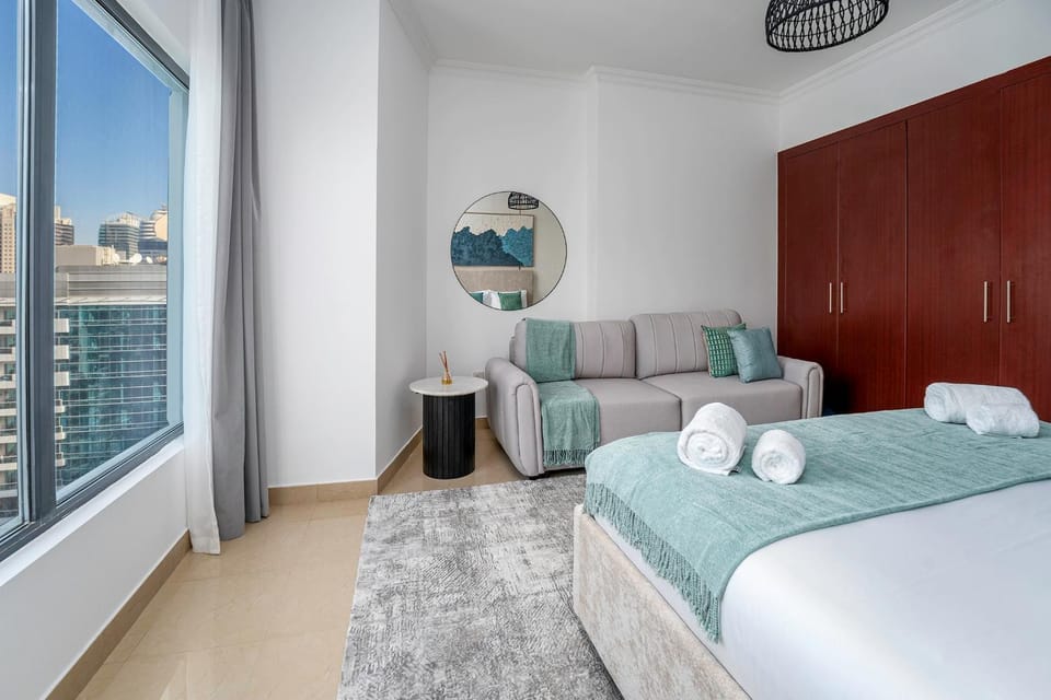 Bed, Photo of the whole room, Bedroom, towels