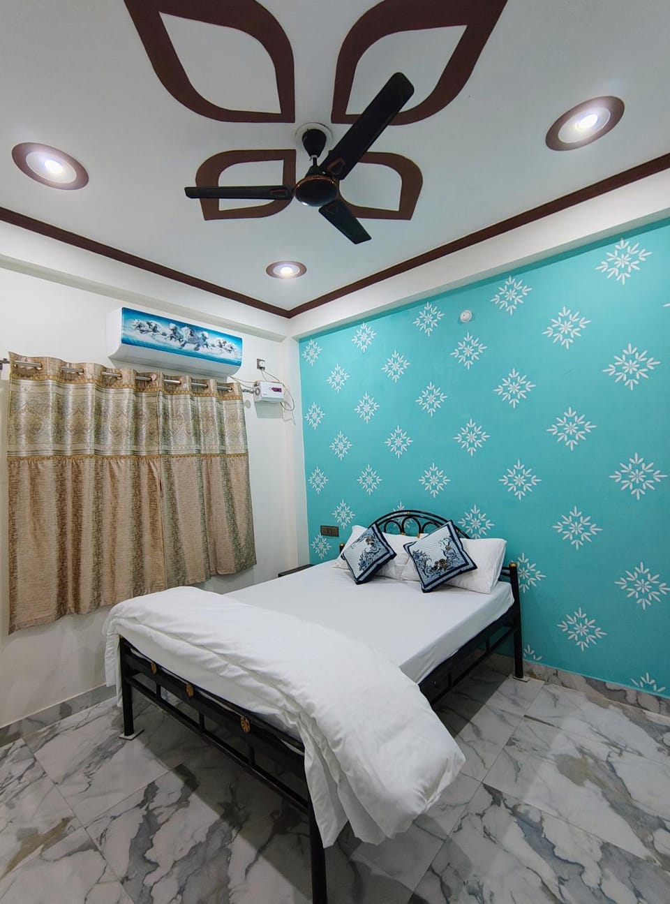 Yash Paying Guest House Bed and Breakfast in Varanasi