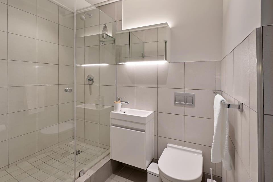 Aquila - Stylish 1-Bed Apartment in Iconic High-Rise City Views Apartment in Cape Town