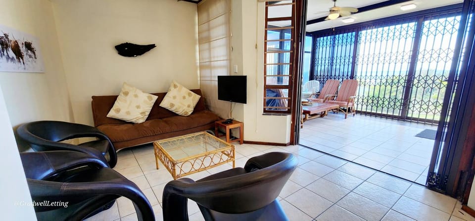 Patio, TV and multimedia, View (from property/room), Balcony/Terrace, Living room, Seating area
