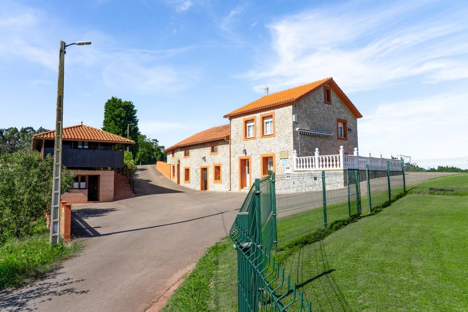 Casa Monterriundo I y Apartamento Monterriundo II House in Asturias
