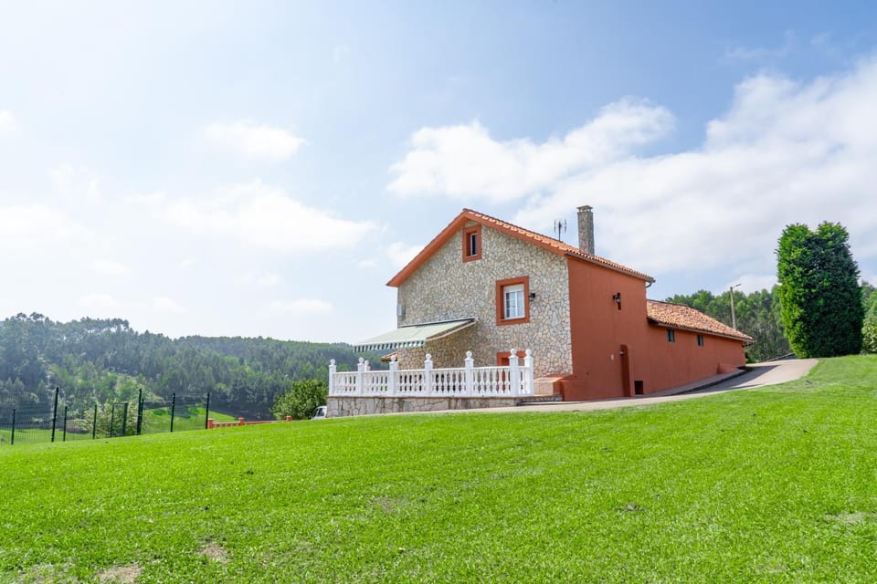 Casa Monterriundo I y Apartamento Monterriundo II House in Asturias
