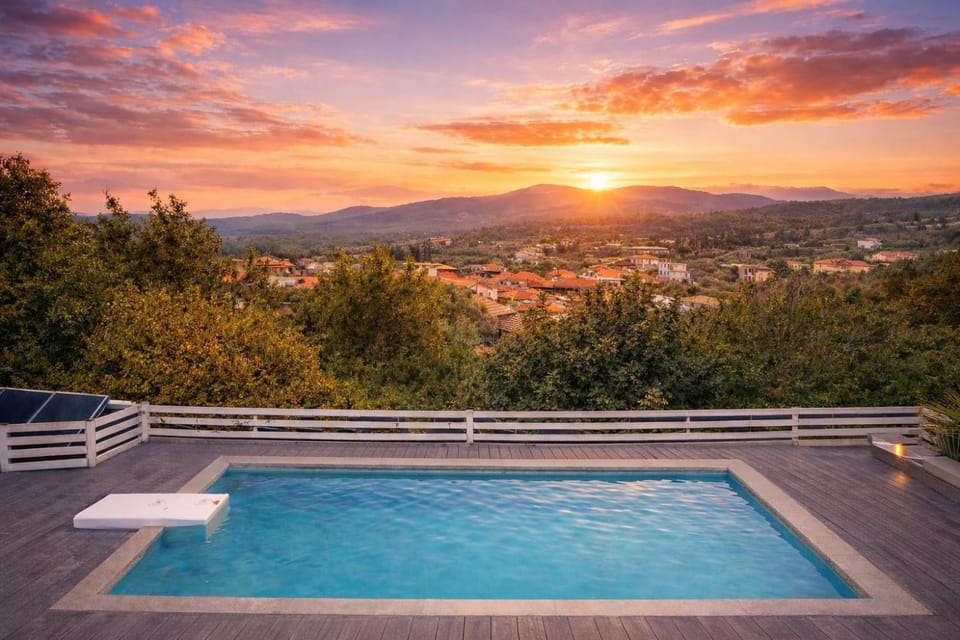 Natural landscape, Mountain view, Pool view, Swimming pool, sunbed