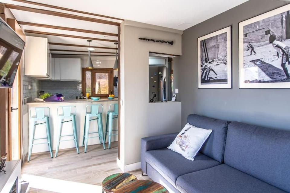 TV and multimedia, Kitchen or kitchenette, Living room, Dining area