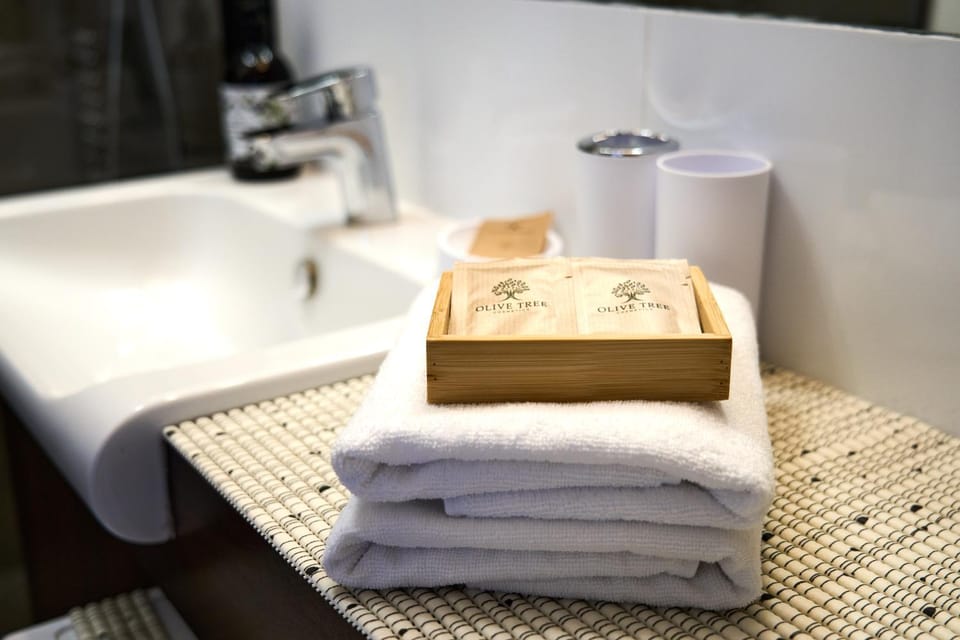 Bathroom, towels