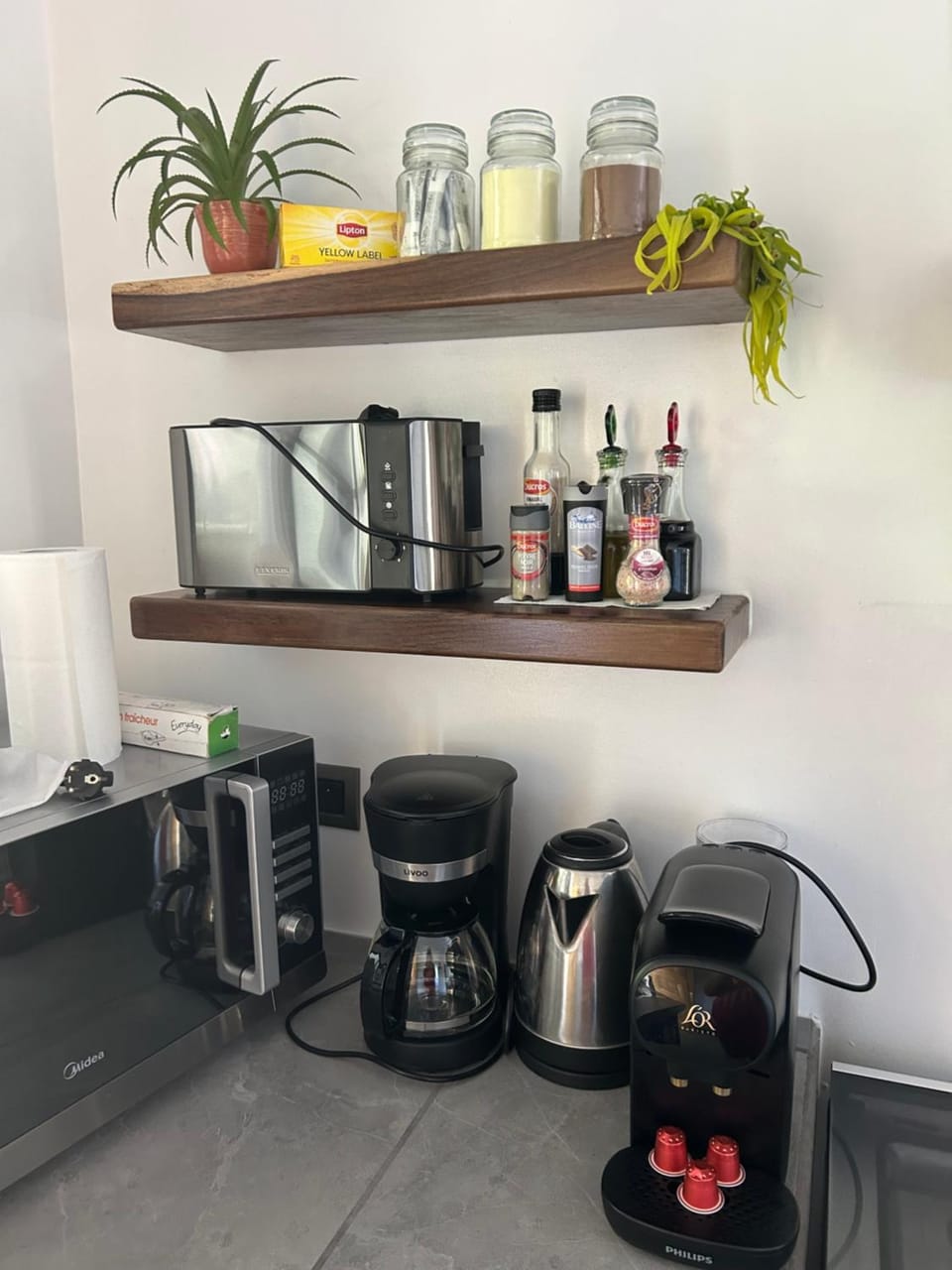 Coffee/tea facilities