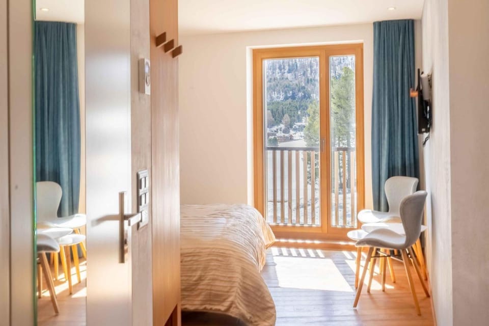 Bed, View (from property/room), Photo of the whole room, Seating area