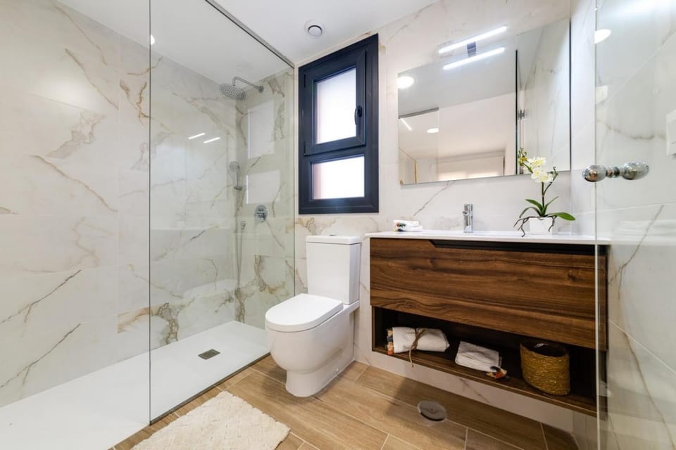 Shower, Toilet, Bathroom