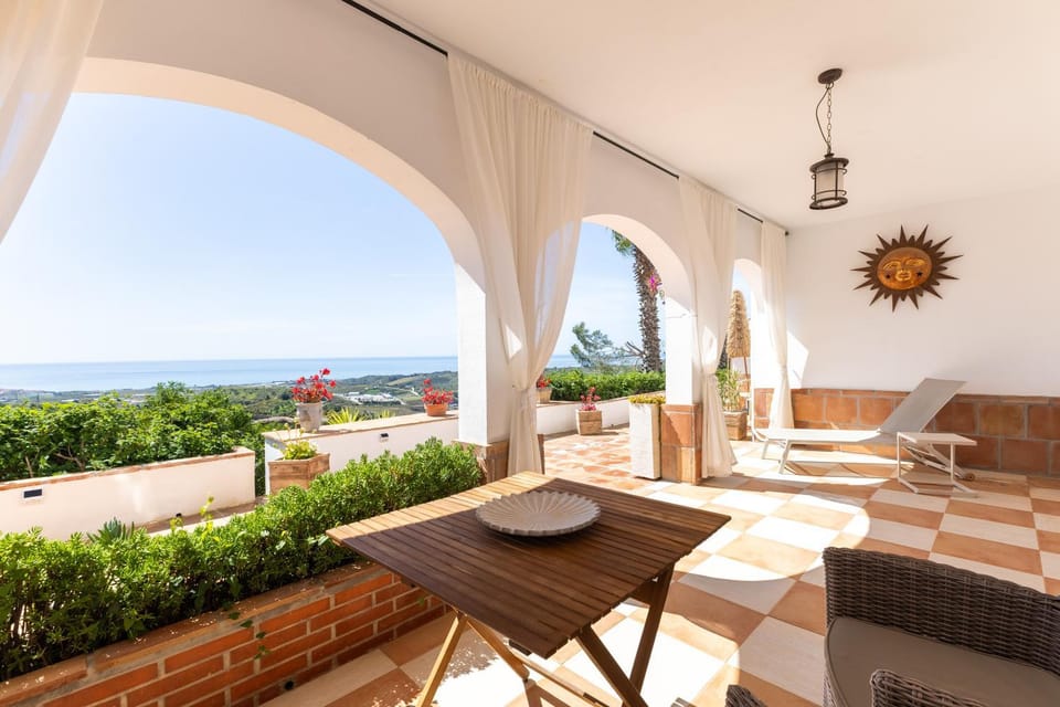 View (from property/room), Balcony/Terrace, Seating area, Sea view, sunbed