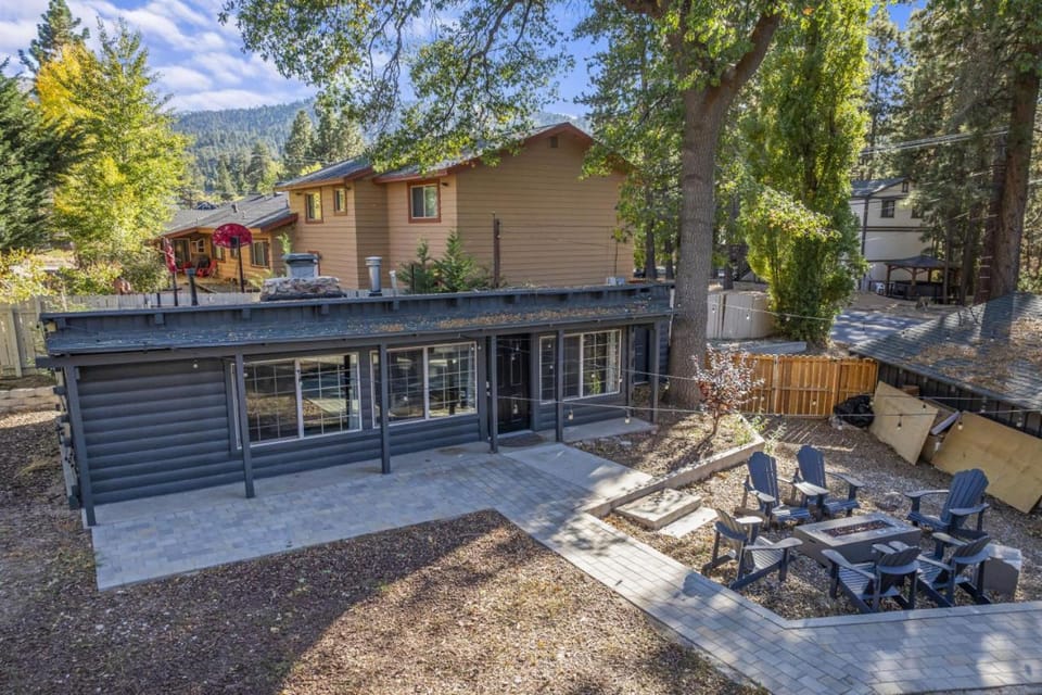 LOWER Moonridge HOT TUB GAME ROOM SKI Slopes CLOSE House in Big Bear