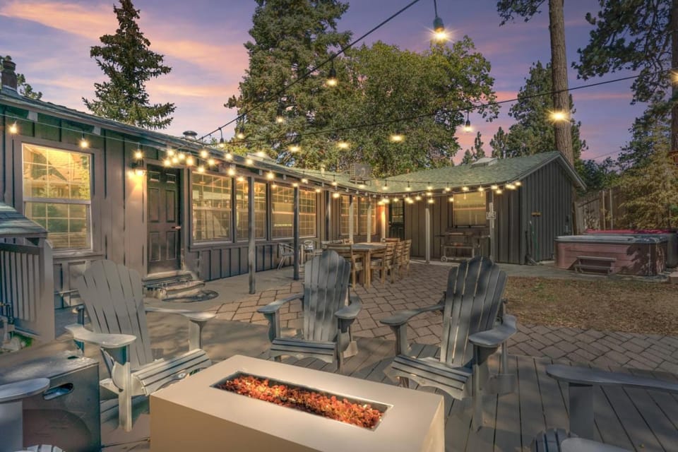 LOWER Moonridge HOT TUB GAME ROOM SKI Slopes CLOSE House in Big Bear
