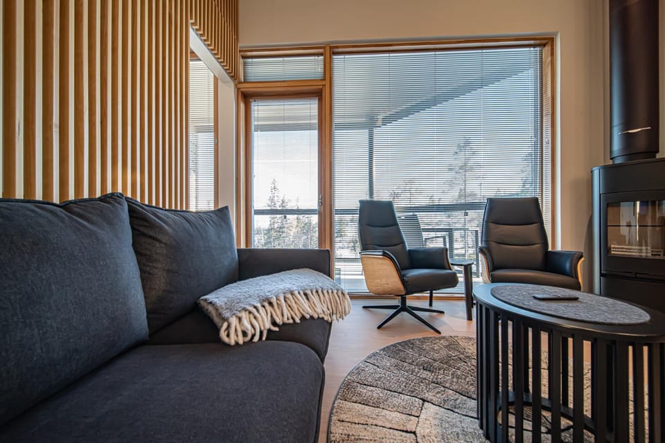 Communal lounge/ TV room, TV and multimedia, Balcony/Terrace, Living room, Seating area, heating, internet