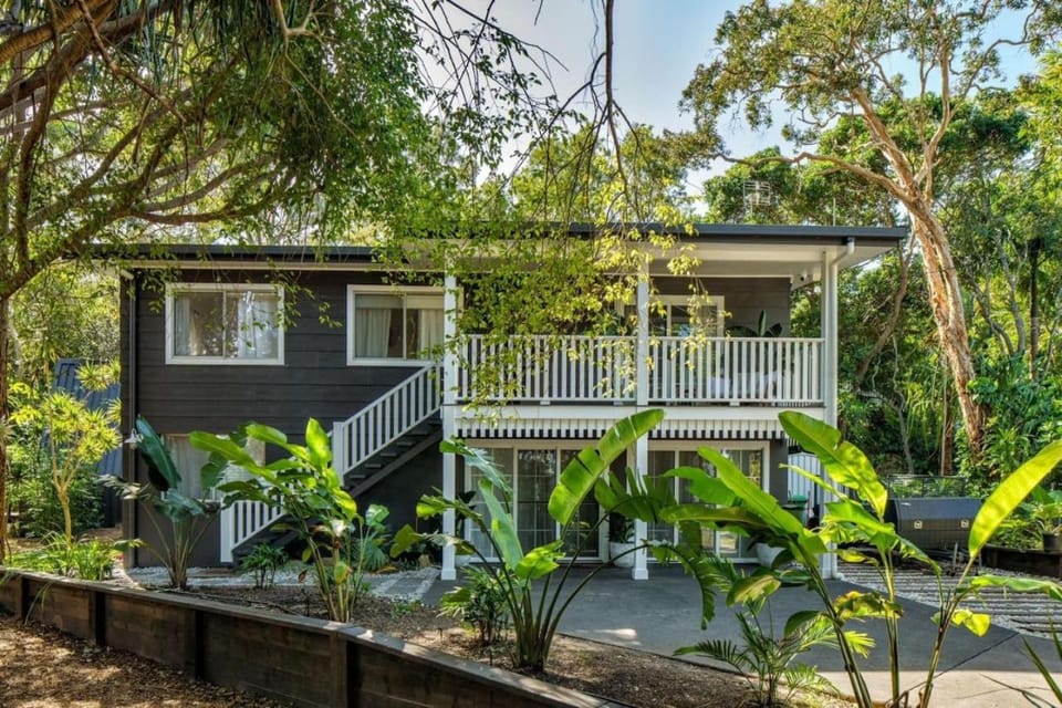 The Woods on the edge of town House in Noosa Heads