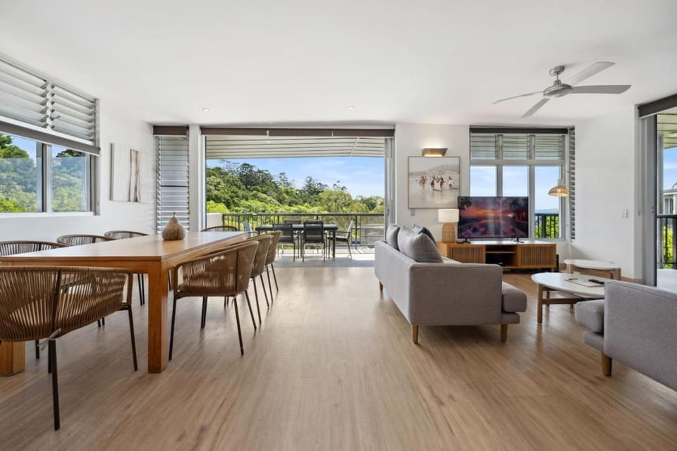 Panoramic Ocean Penthouse Apartment in Noosa Heads