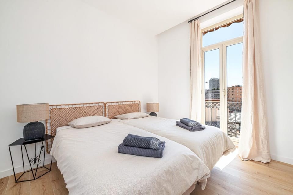 Large 2 Bedroom with Sea View 50m from Monaco Apartment in Monaco