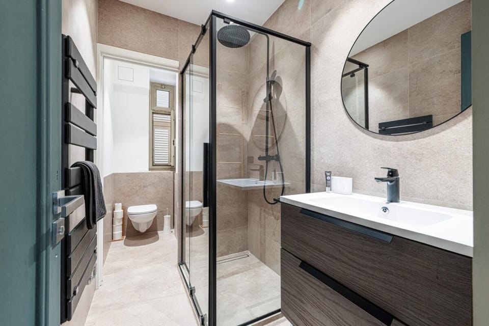 Large 2 Bedroom with Sea View 50m from Monaco Apartment in Monaco