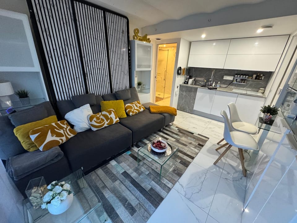 Studio vue mer dans villa moderne Apartment in Roquebrune-Cap-Martin