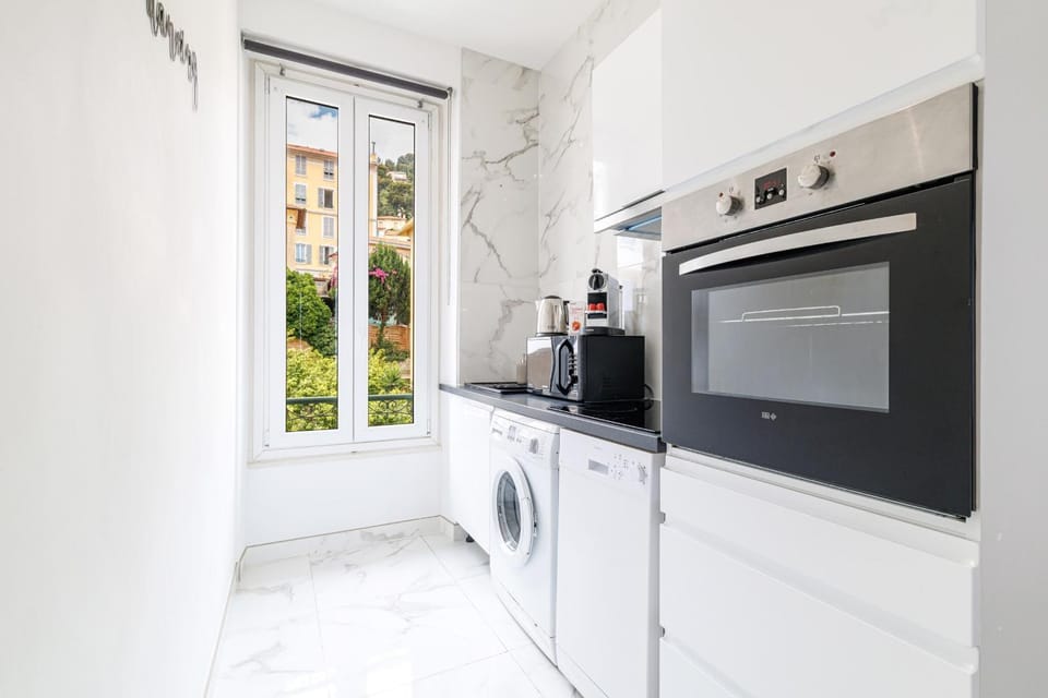 Cozy 2 Bedroom Seafront 150m from Monaco Apartment in Monaco