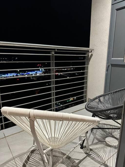 Menlyn Maine Golden Sands Apartment in Pretoria