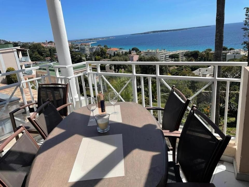 Patio, Day, Natural landscape, View (from property/room), Balcony/Terrace, Dining area, Garden view, Sea view, Sunrise, internet