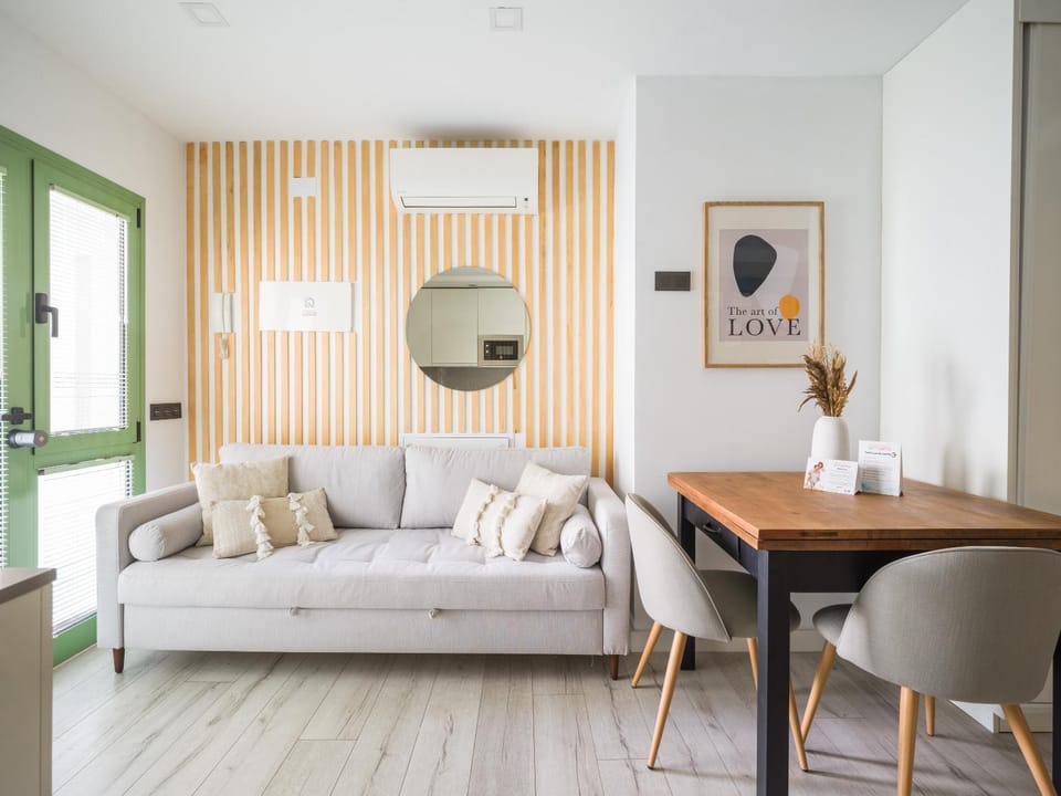 Living room, Dining area, air conditioner