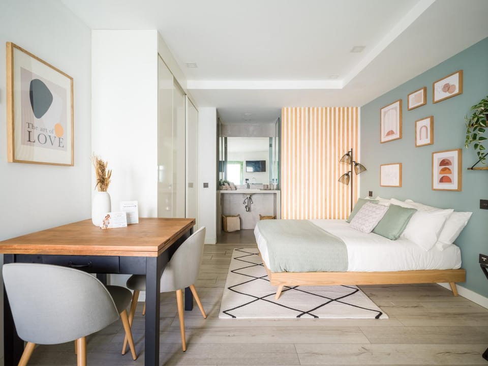 Bed, Living room, Decorative detail, Bedroom