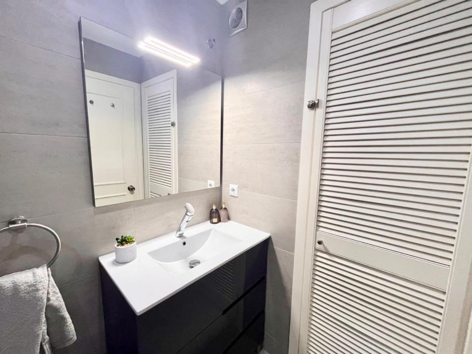 Bathroom, hair dryier