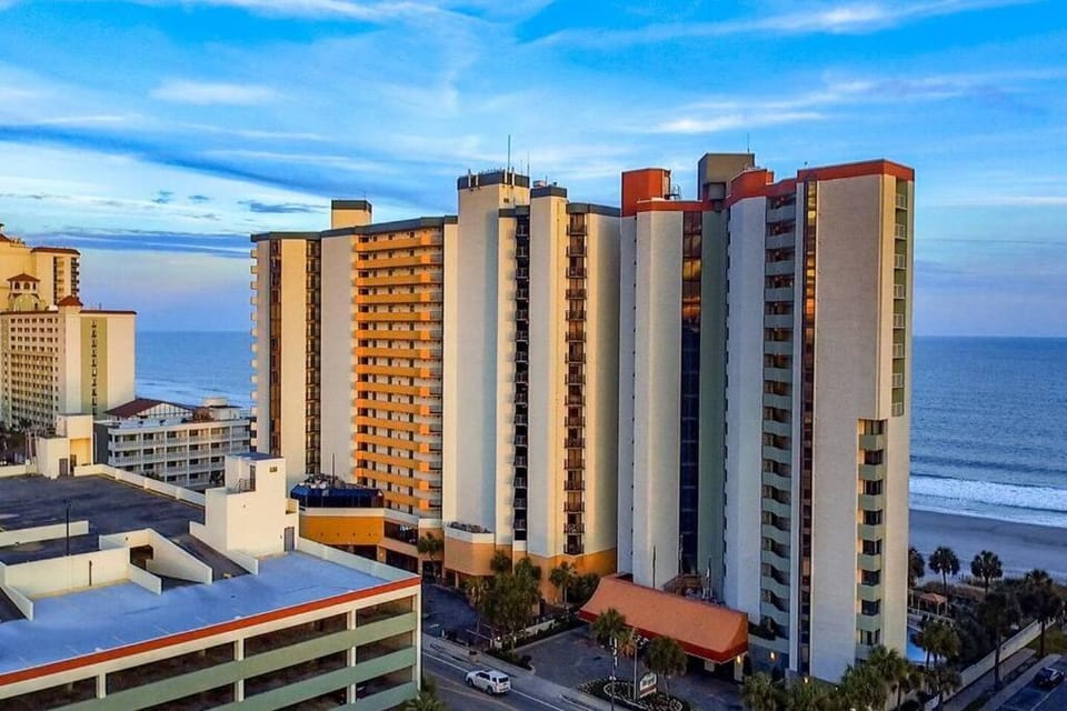 Alluring 1Br Oceanview Suite! Dogs Welcome! 704 Apartment in Myrtle Beach
