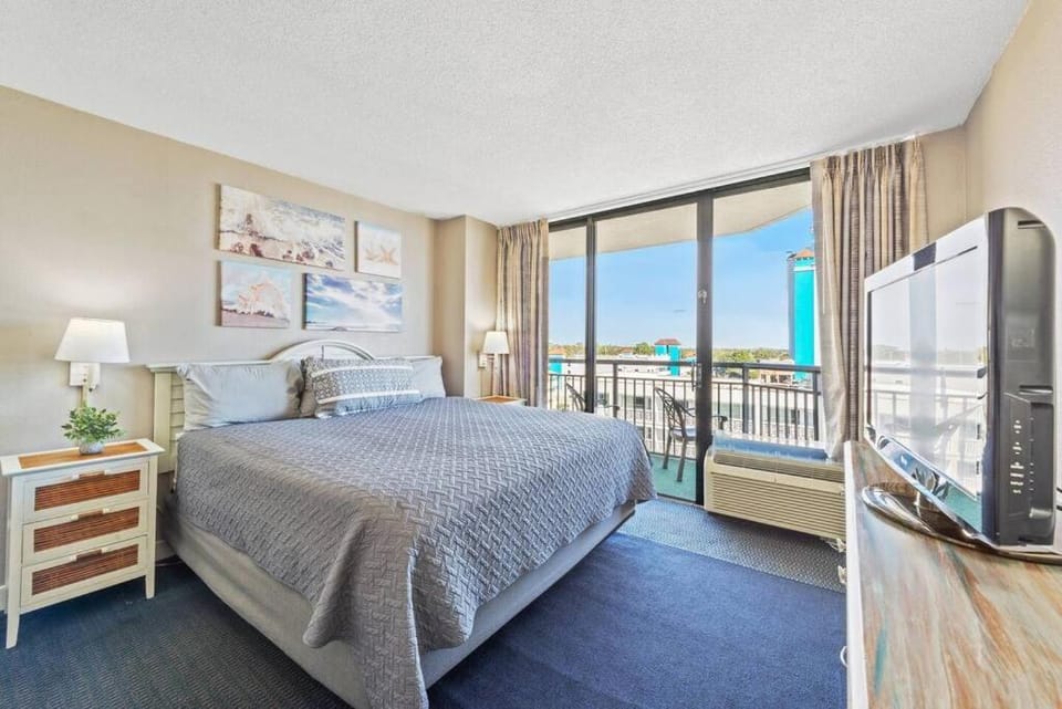 Alluring 1Br Oceanview Suite! Dogs Welcome! 704 Apartment in Myrtle Beach
