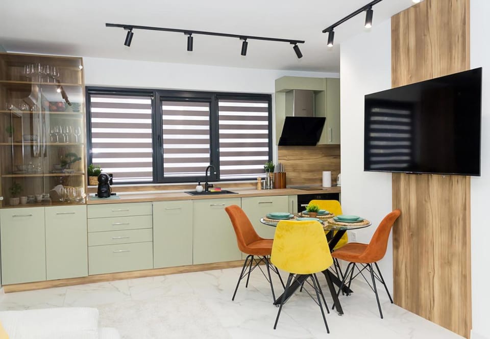 TV and multimedia, Kitchen or kitchenette, Dining area