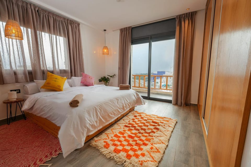 Bed, Natural landscape, View (from property/room), Balcony/Terrace, Photo of the whole room, Bedroom, Sea view, towels, wardrobe