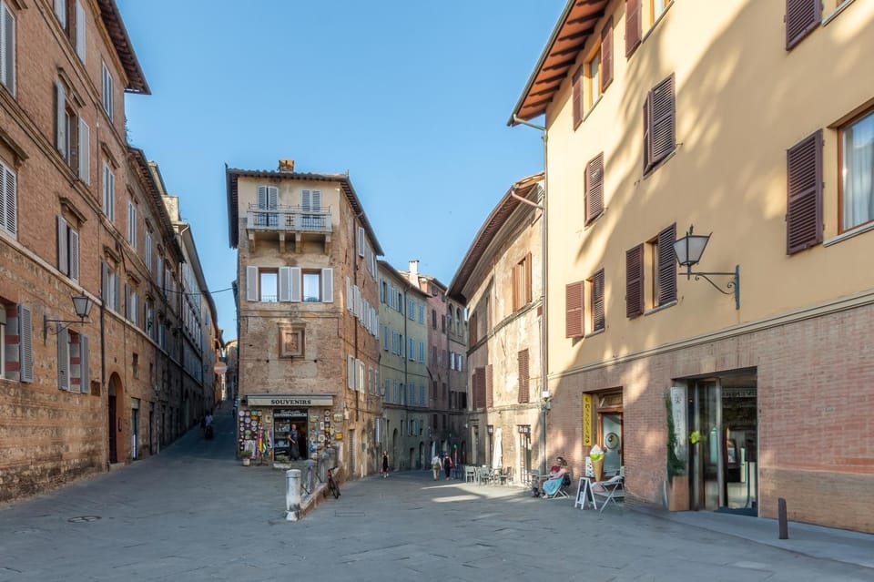 Property building, Day, Neighbourhood, City view, Street view