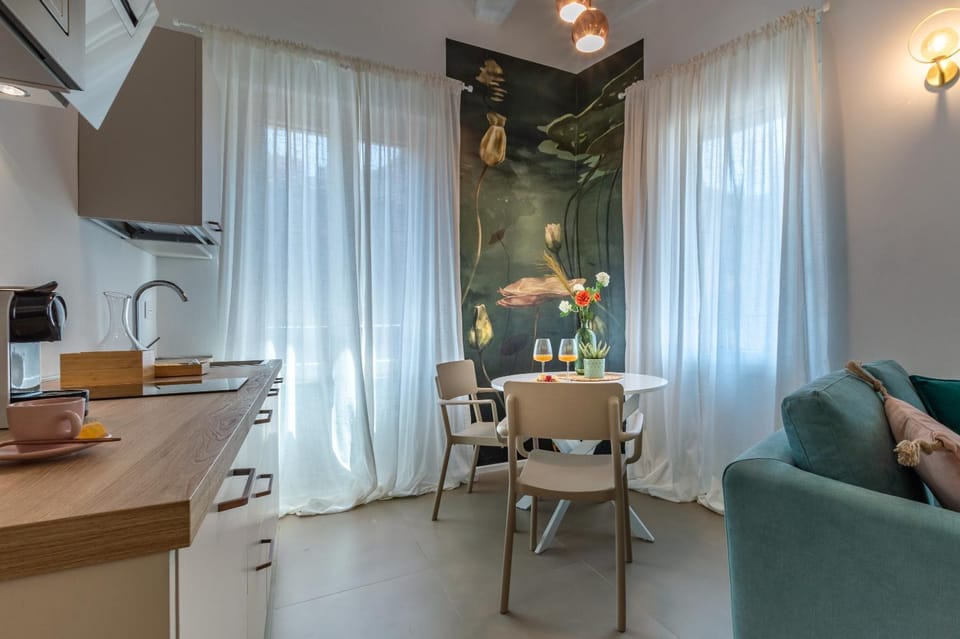 Kitchen or kitchenette, Living room, Dining area