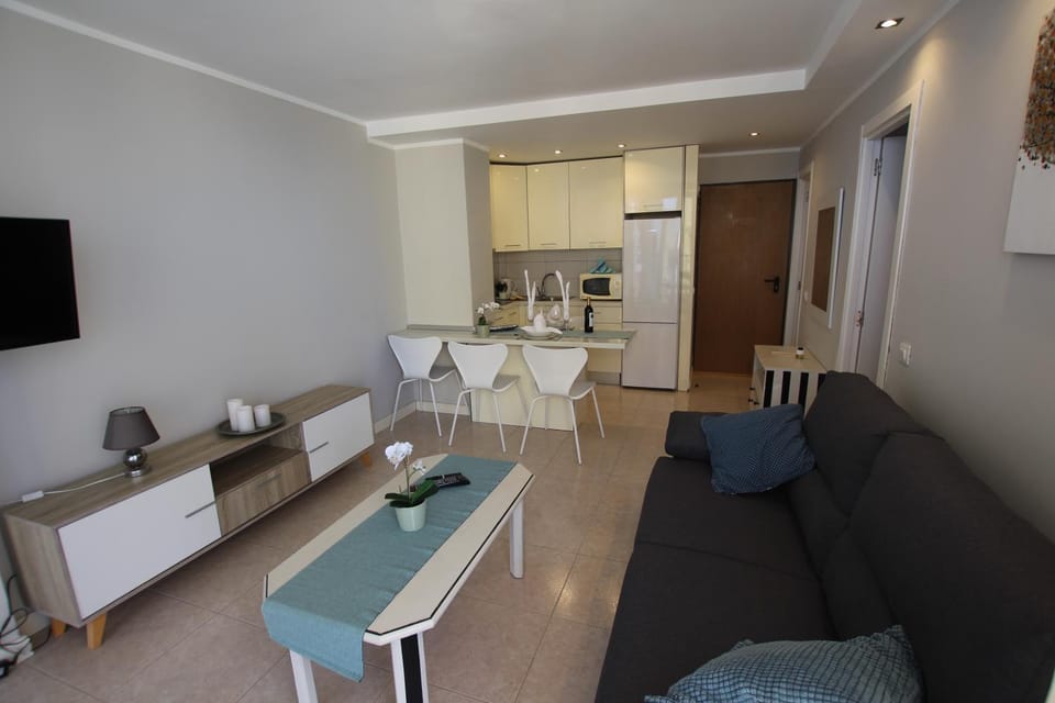 Kitchen or kitchenette, Living room, Dining area
