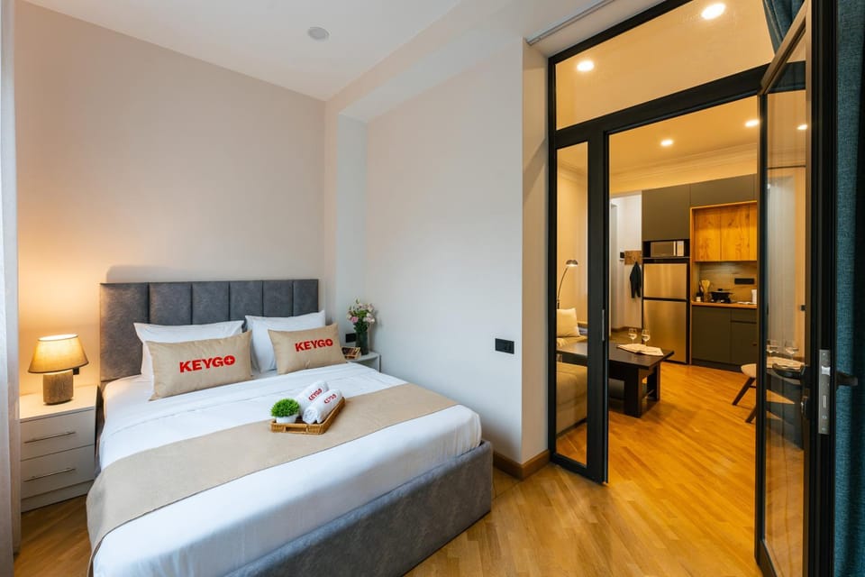 Bed, Bedroom, towels, wardrobe