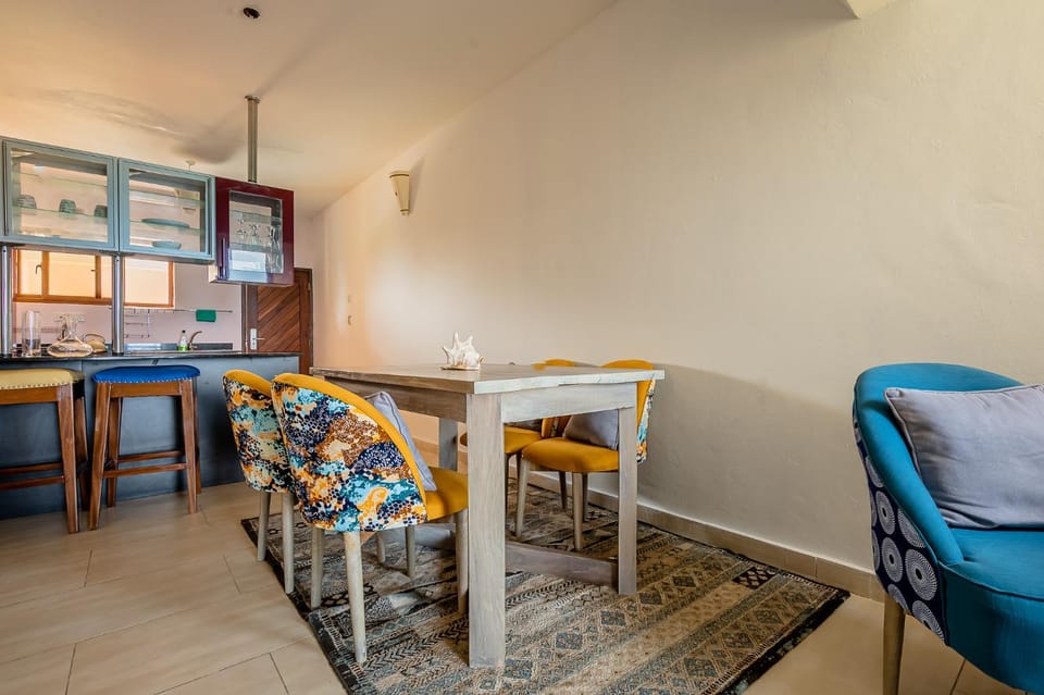 Dining area, Diving
