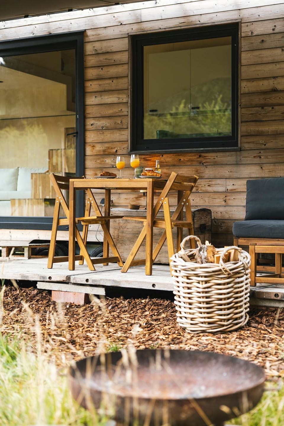 Spring, Day, Garden, Dining area