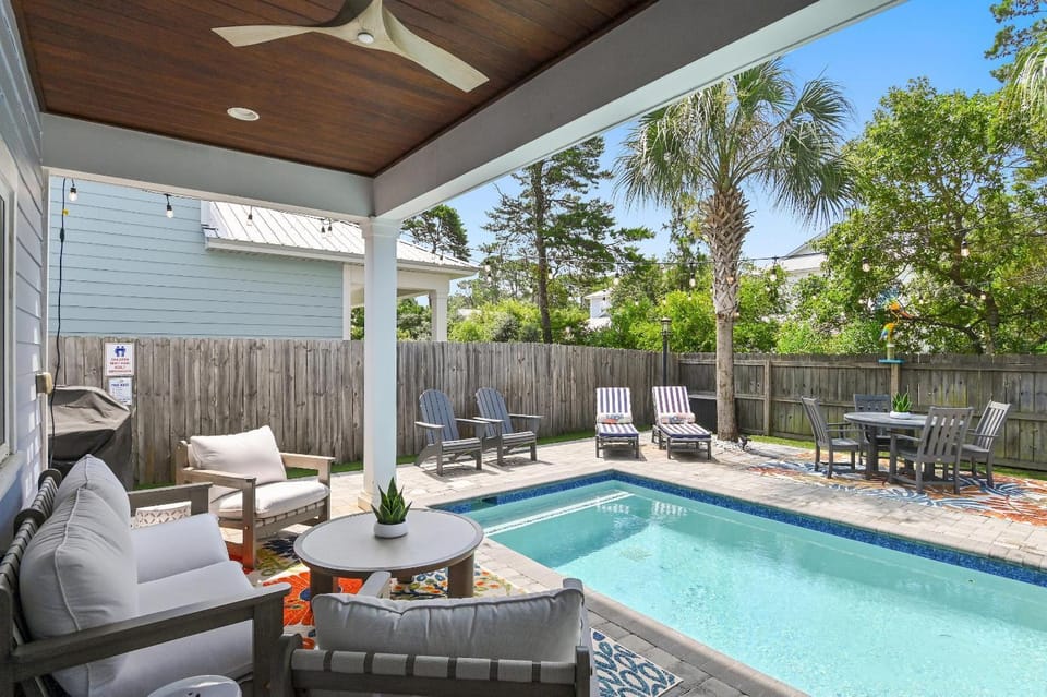Blue Fish Bungalow House in South Walton County