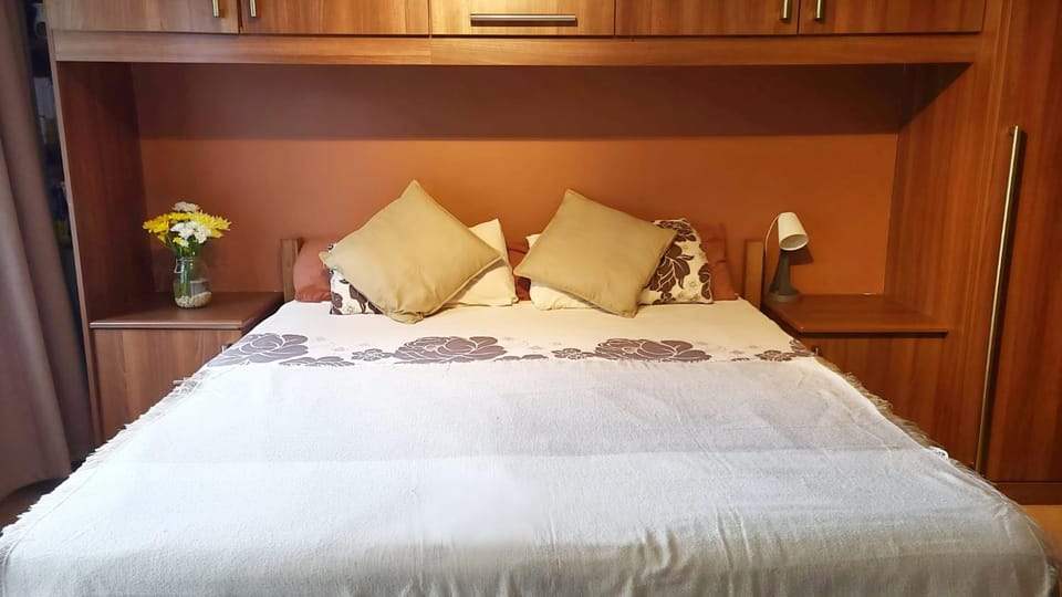 Bed, Bedroom, wardrobe