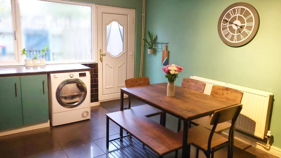 Garden, Dining area, furniture, heating, washing machine, washing machine, dryer